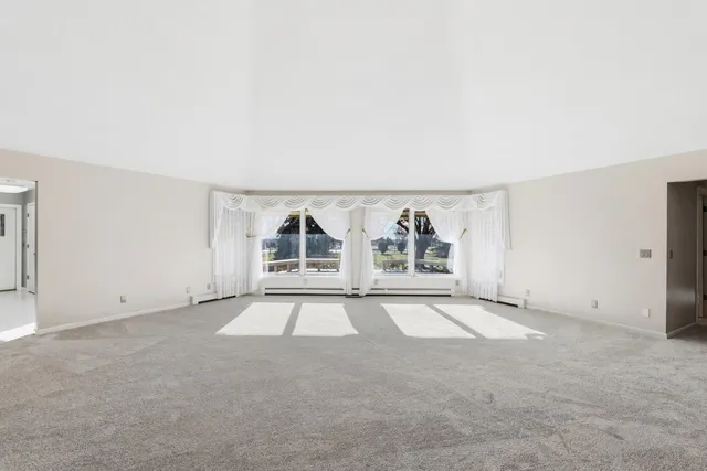 $429,000 | 800 Cambridge Drive, Paxton, IL 60957