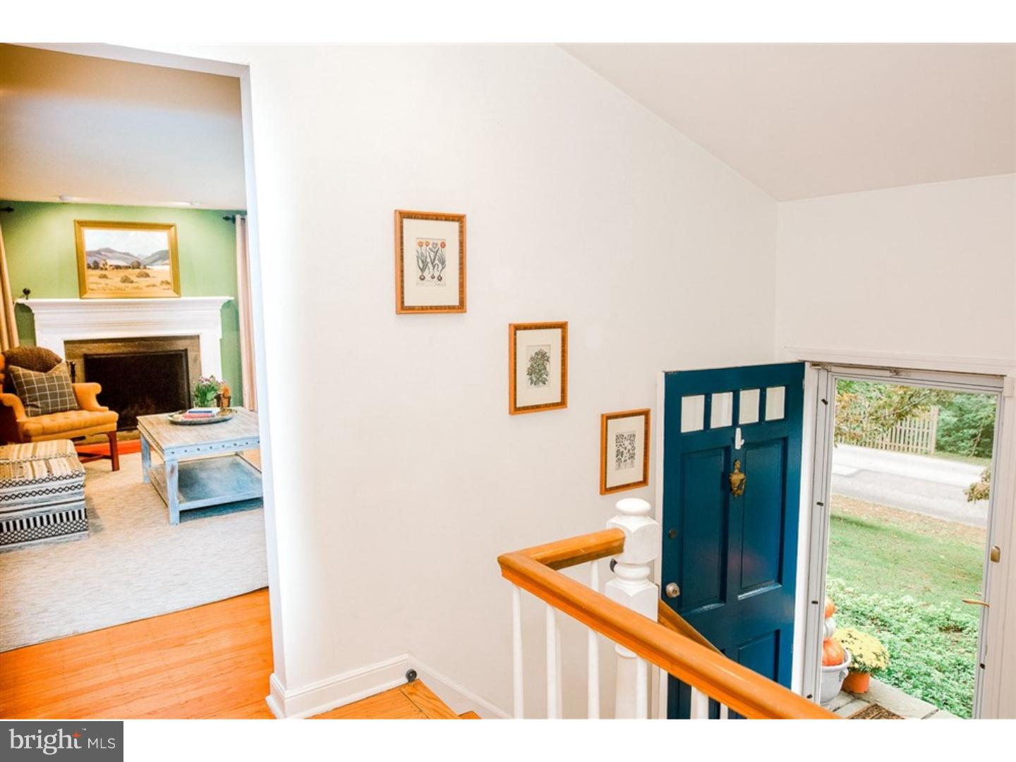 227 Arden Road Conshohocken, PA 19428 - Photo 2 of 23 Foyer