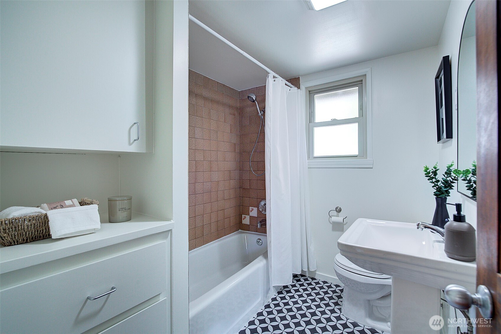 747 North 89th Street Seattle, WA 98103 - Photo 17 of 31