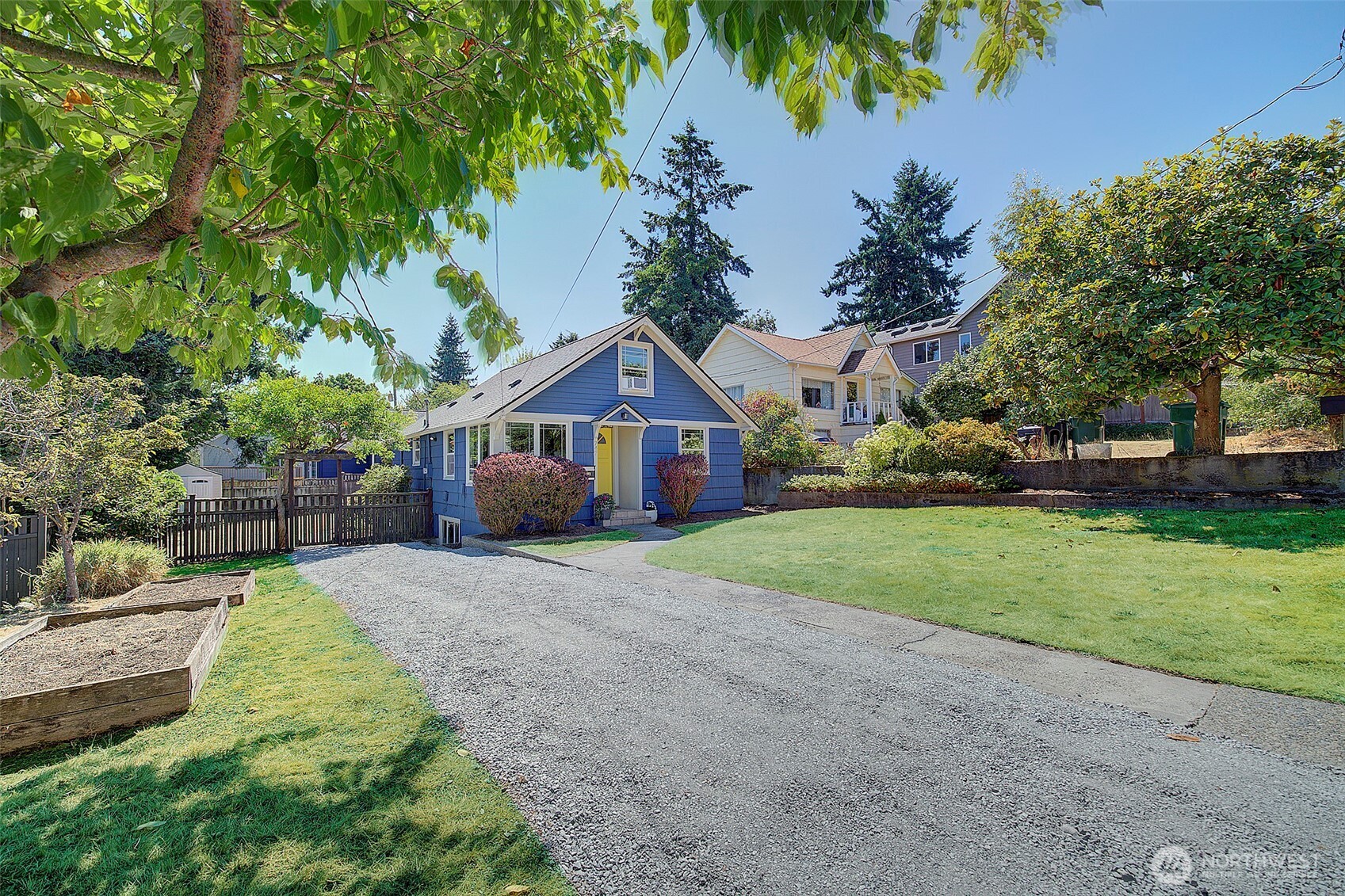 747 North 89th Street Seattle, WA 98103 - Photo 2 of 31