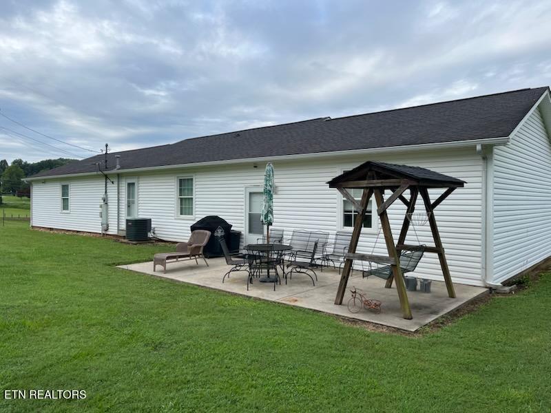 812 New Clear Branch Road Rocky Top, TN 37769 - Photo 5 of 30 IMG954979