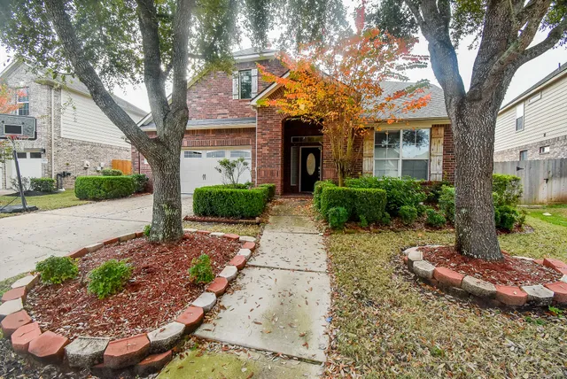 $3,100 | 6822 Clemson Lane, Sugar Land, TX 77479