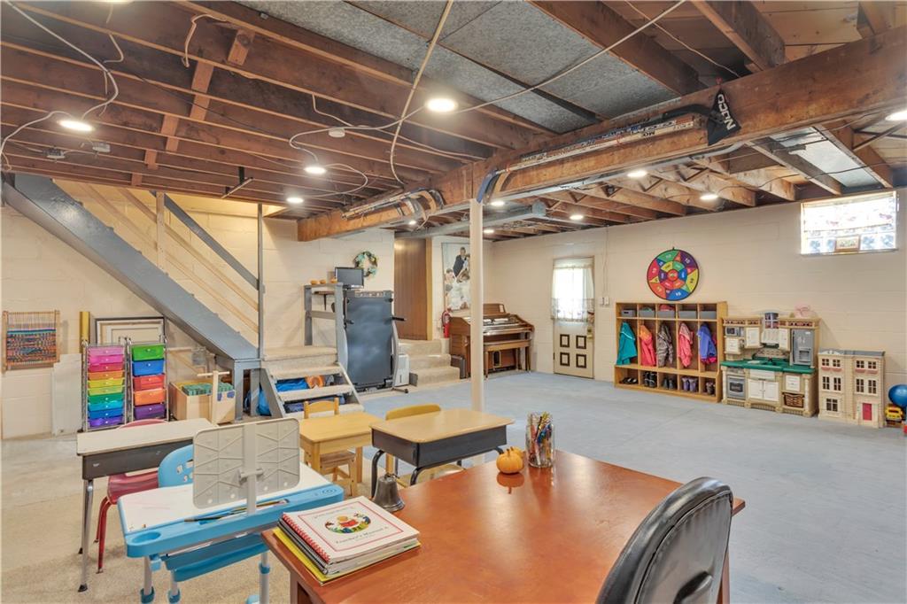 474 Exton Lake Road Apollo, PA 15613 - Photo 27 of 39 a living room with furniture and a table