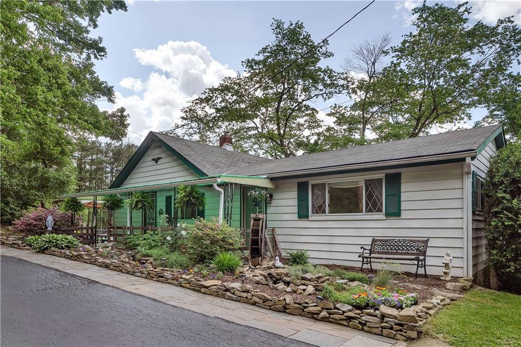 474 Exton Lake Road Apollo, PA 15613 - Photo 4 of 39 a front view of a house with garden