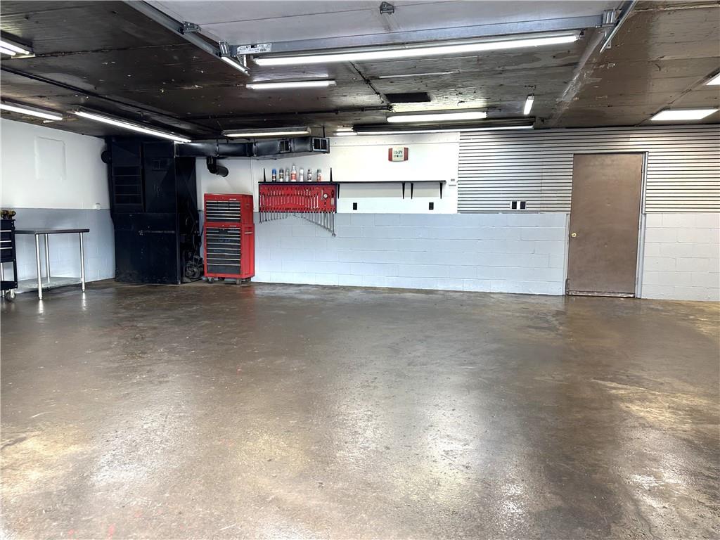 474 Exton Lake Road Apollo, PA 15613 - Photo 42 of 46 a view of a garage