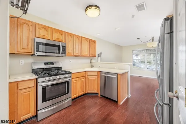 $3,300 | 902 Wendover Court, Randolph, NJ 07869