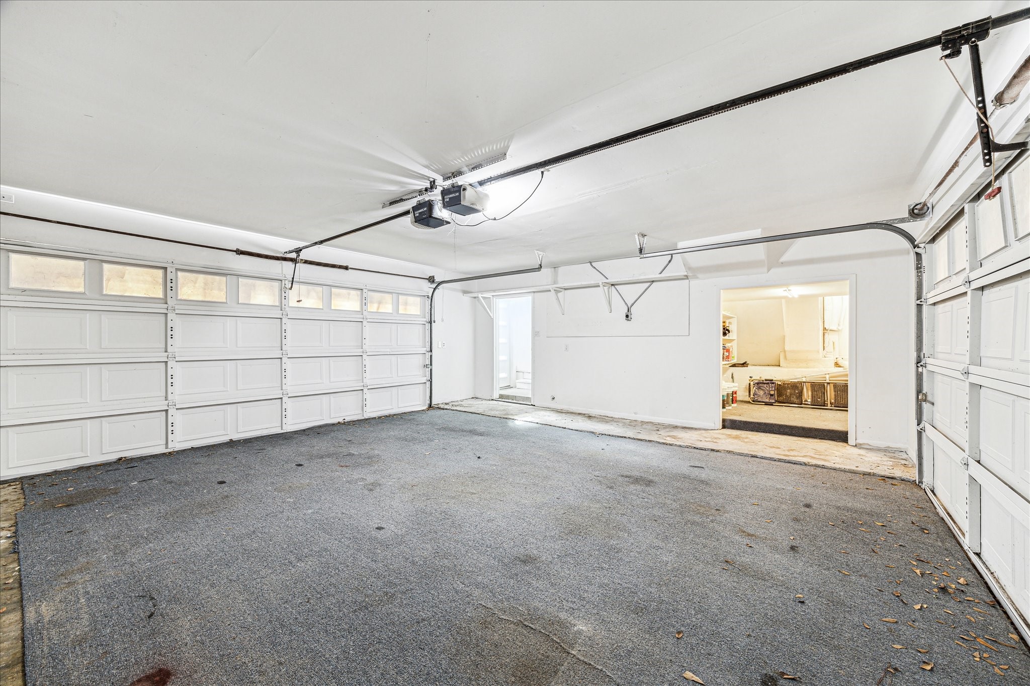 146 Dawns Edge Conroe, TX 77356 - Photo 31 of 39 a view of a garage