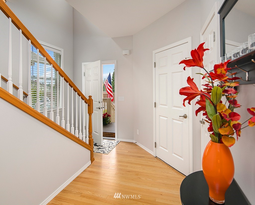 511 196th Street Southeast Bothell, WA 98012 - Photo 4 of 18