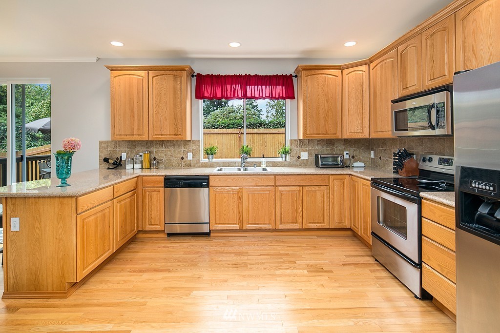 511 196th Street Southeast Bothell, WA 98012 - Photo 6 of 18