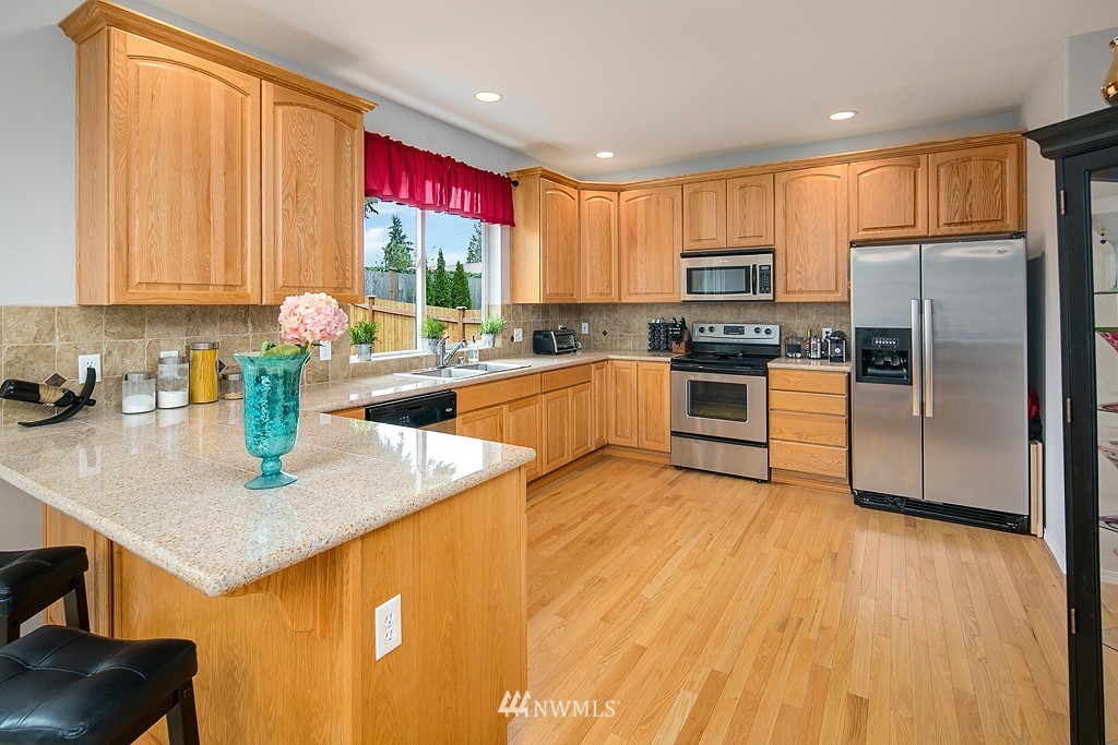 511 196th Street Southeast Bothell, WA 98012 - Photo 7 of 18