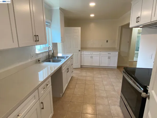 $1,299,000 | 820 Island Drive, Alameda, CA 94502