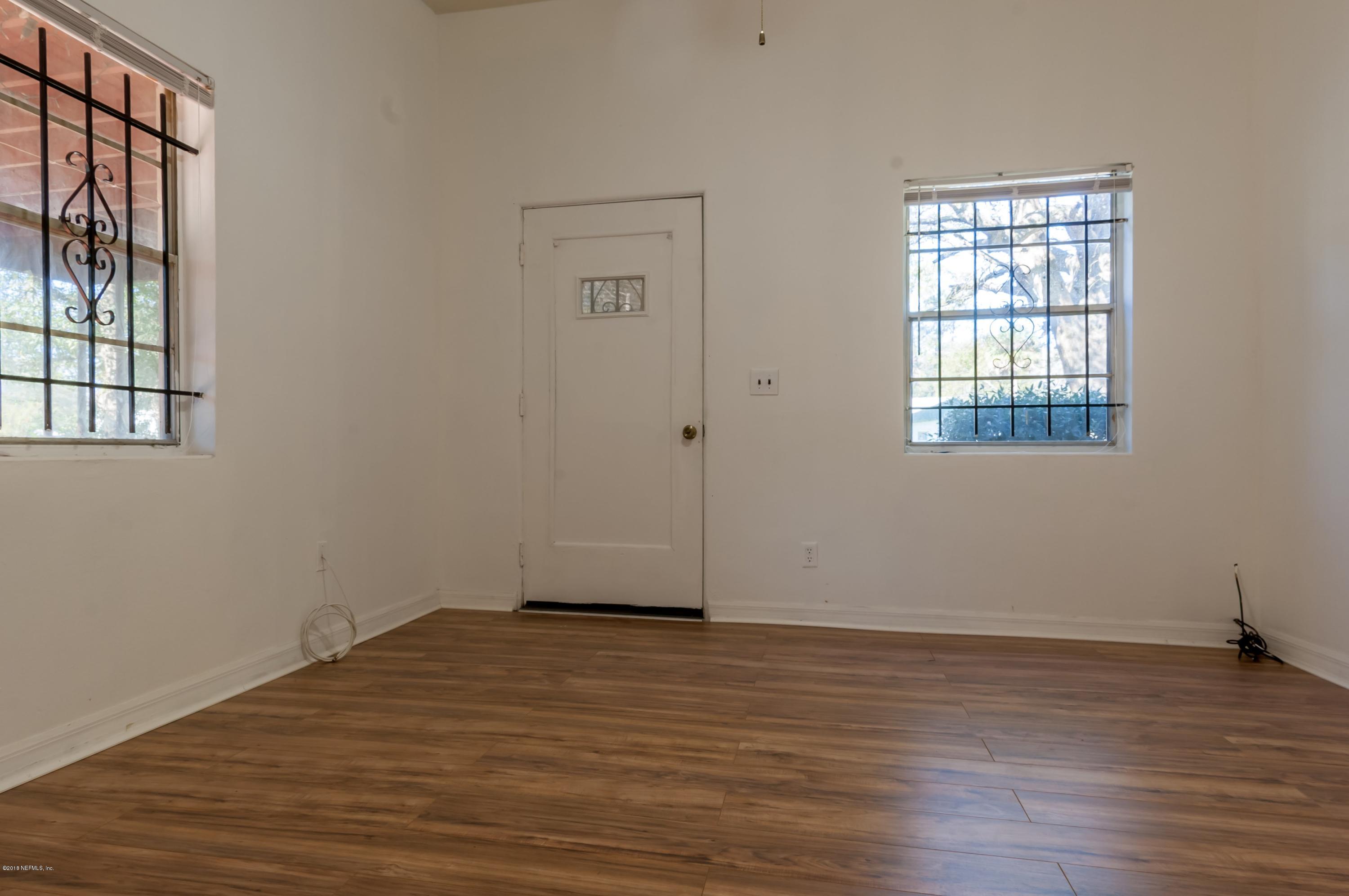 6017 Carnation Road Jacksonville, FL 32209 - Photo 7 of 21 Living area