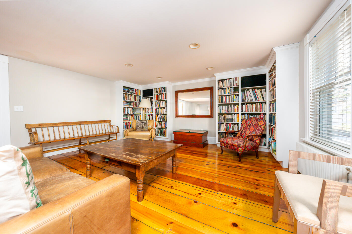 223 Main Street Wellfleet, MA 02667 - Photo 26 of 70 livingroom2