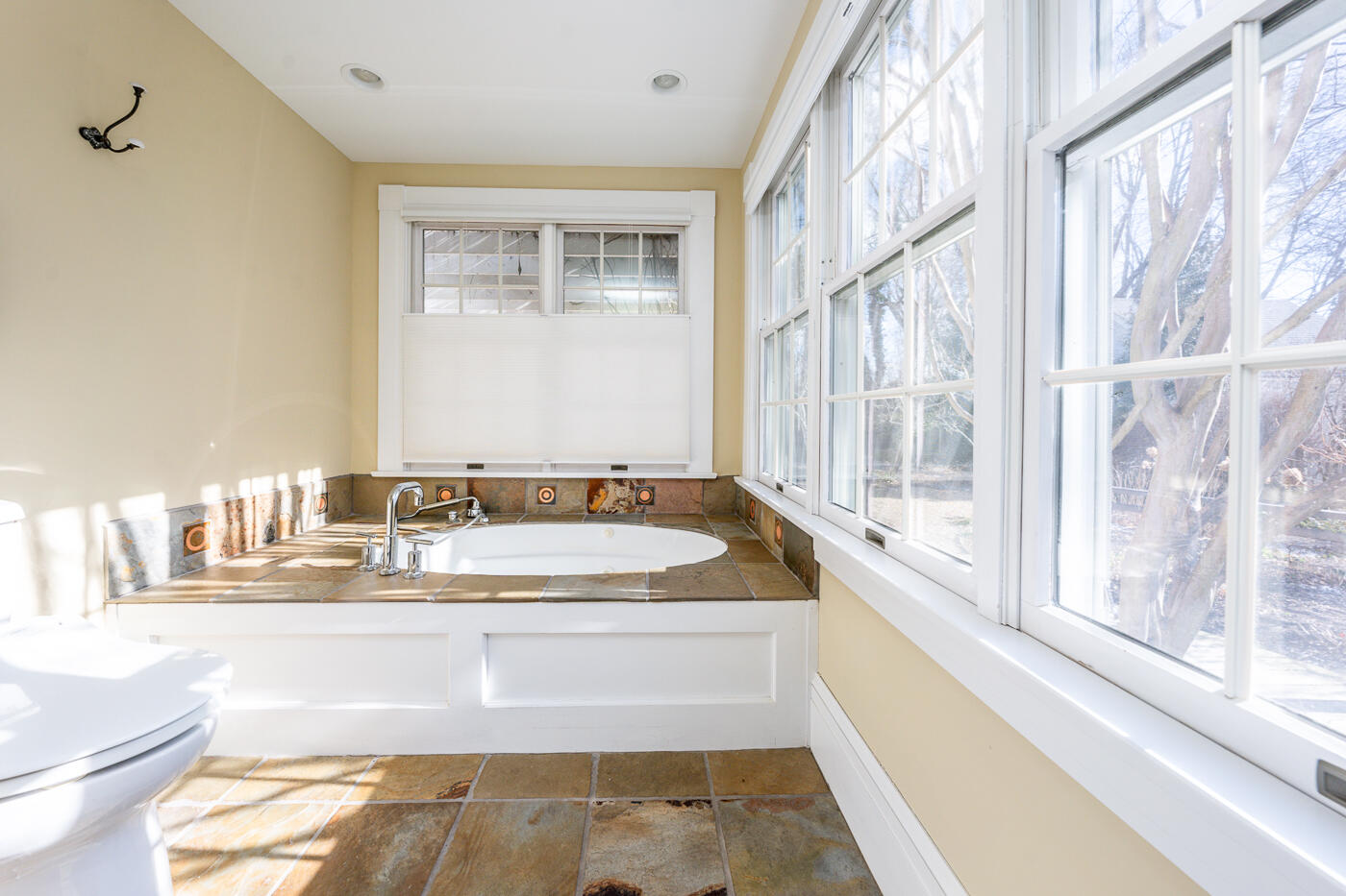 223 Main Street Wellfleet, MA 02667 - Photo 35 of 70 1stbedroombath3