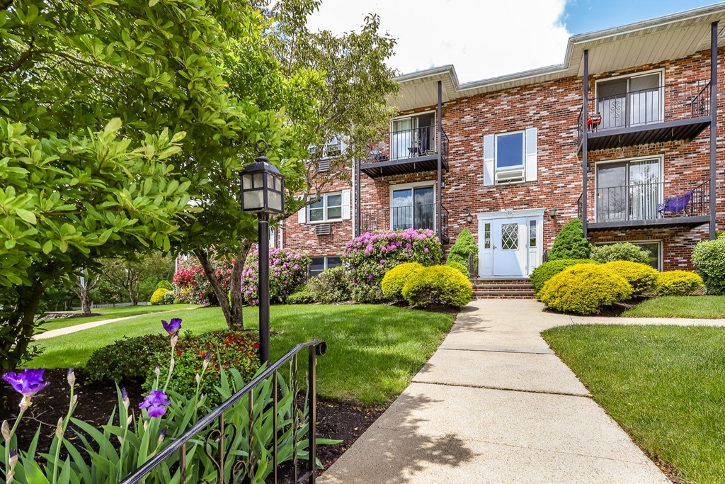 25 Pine Street, Unit M Canton, MA 02021 - Photo 12 of 12 Gallery Image 12