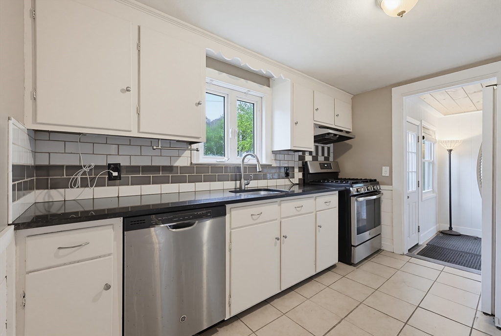 67 Branch Road Weymouth, MA 02190 - Photo 6 of 41