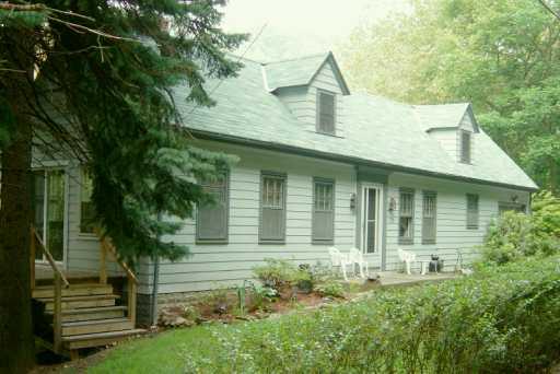 735 Gypsy Glen Road Beaver, PA 15009 - Photo 2 of 8 Gallery Image 2
