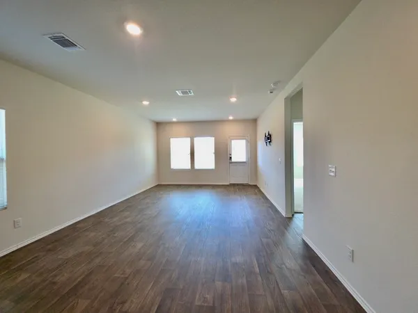 $1,695 | 13525 Open Wagon Trail, Elgin, TX 78621