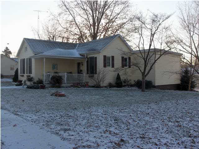 1503 Bedford Road Washington, IN 47501 - Photo 2 of 12 Gallery Image 2