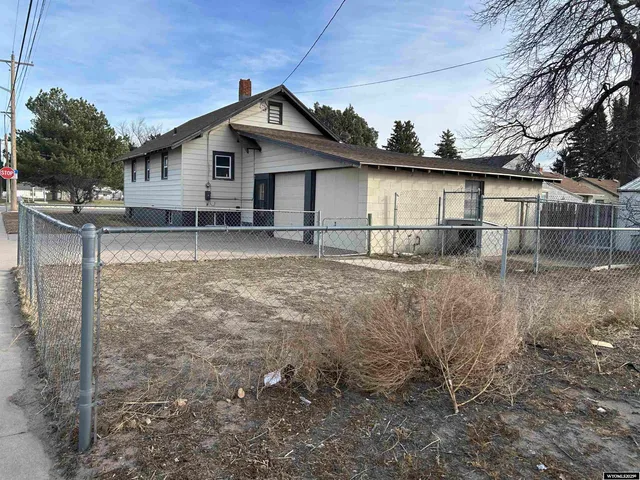 $142,500 | 2142 West C Street, Torrington, WY 82240