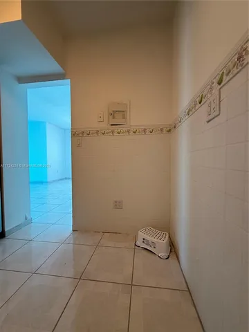 a view of utility room