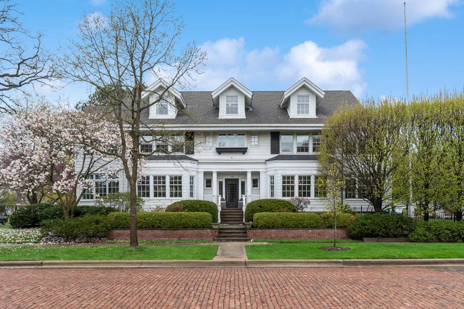 1100 Greenwood Avenue, Wilmette, IL 60091 Compass