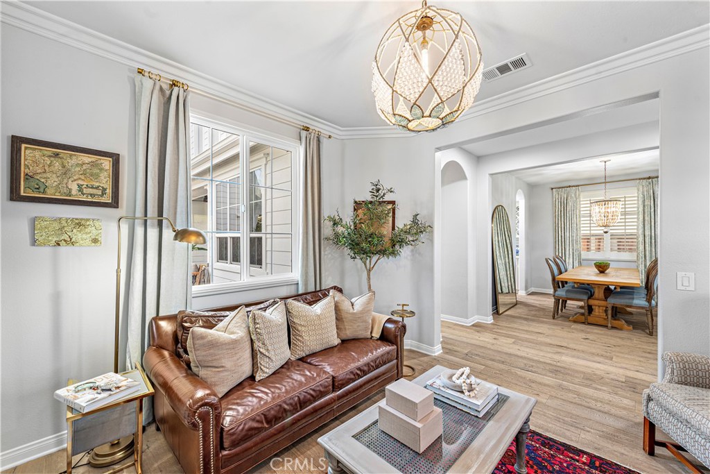 39 Bedstraw Loop Ladera Ranch, CA 92694 - Photo 13 of 63 Designer window coverings and lighting