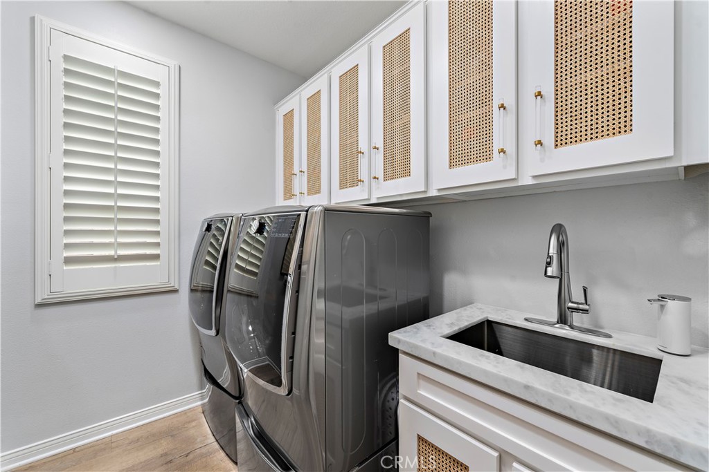 39 Bedstraw Loop Ladera Ranch, CA 92694 - Photo 18 of 63 Laundry Room
