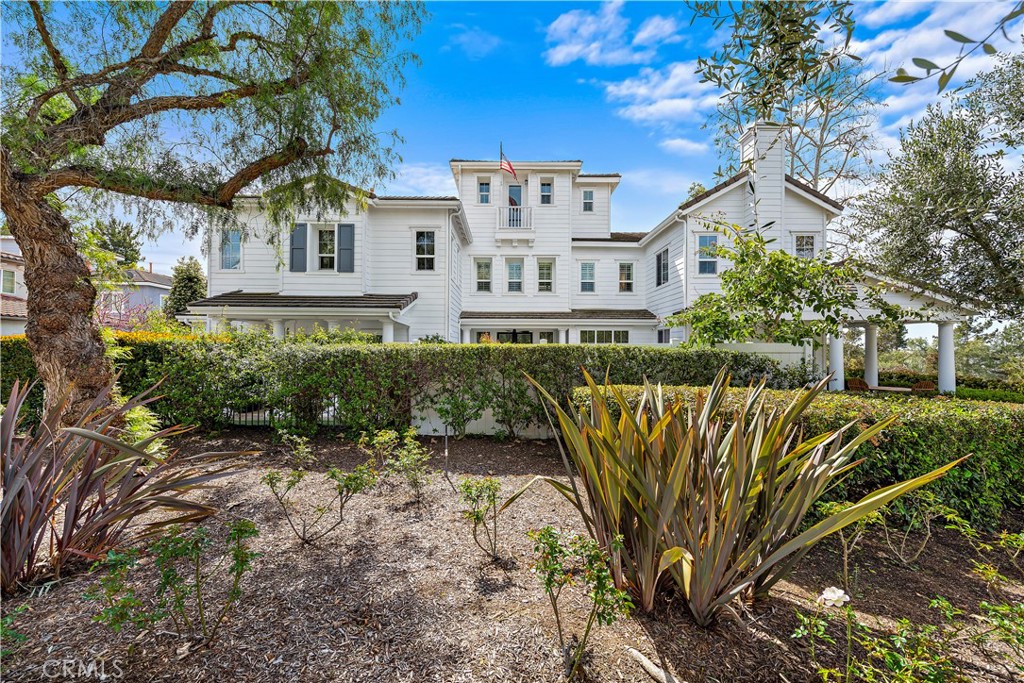 39 Bedstraw Loop Ladera Ranch, CA 92694 - Photo 2 of 63 Side profile of home on corner location
