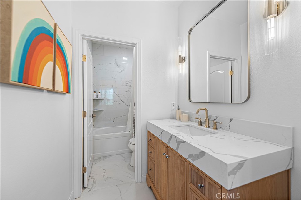 39 Bedstraw Loop Ladera Ranch, CA 92694 - Photo 30 of 63 2nd level Fully Remodeled bathroom