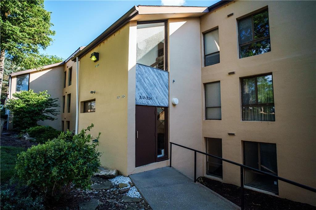 2034 Swallow Hill Road, Unit 320 Pittsburgh, PA 15220 - Photo 1 of 20 Gallery Image 1