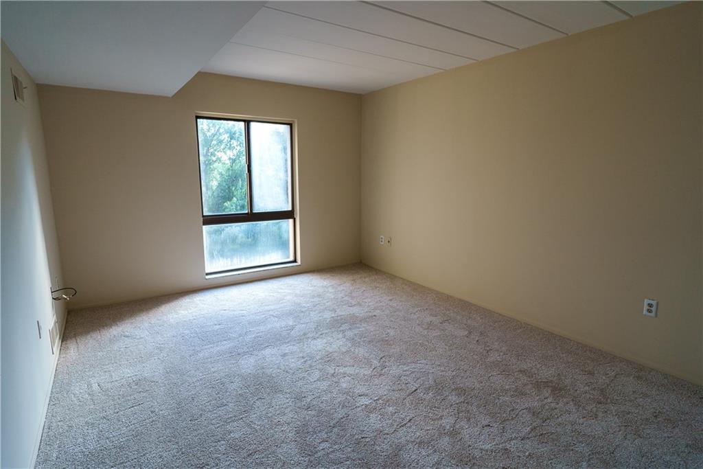 2034 Swallow Hill Road, Unit 320 Pittsburgh, PA 15220 - Photo 8 of 20 Gallery Image 8