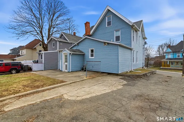 $374,900 | 47 Highland Avenue, Naugatuck, CT 06770