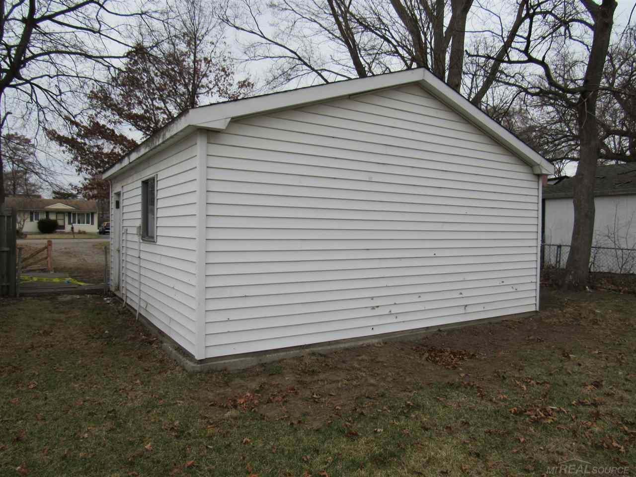 3015 Emmons Avenue Rochester Hills, MI 48307 - Photo 12 of 39