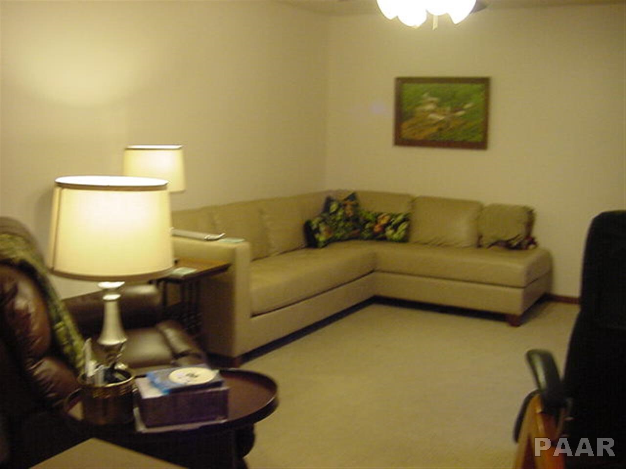 1425 North Kickapoo Creek Road Peoria, IL 61604 - Photo 5 of 20 Gallery Image 5
