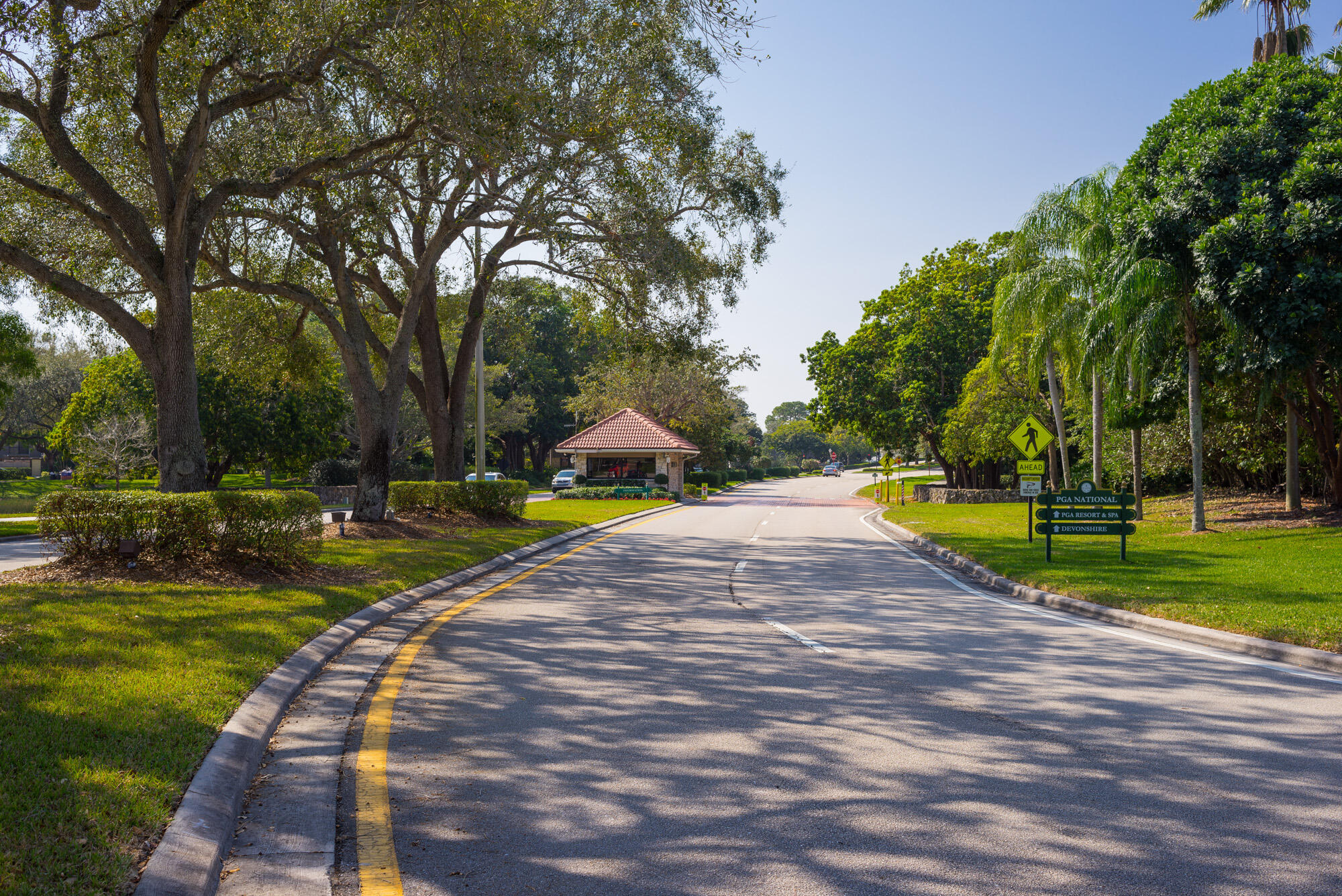 25 Commodore Place Palm Beach Gardens, FL 33418 - Photo 35 of 68 PGA National_2_Entrance