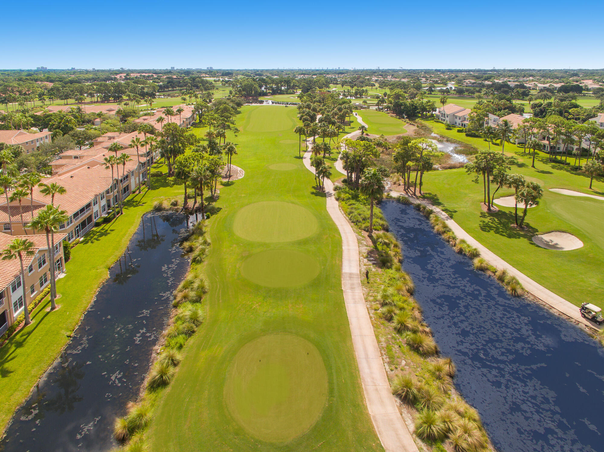 25 Commodore Place Palm Beach Gardens, FL 33418 - Photo 56 of 68 a view of a city
