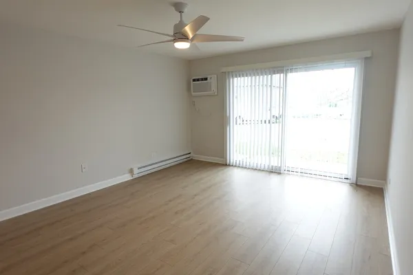 $1,895 | 870 East Old Willow Road, Unit 153, Prospect Heights, IL 60070