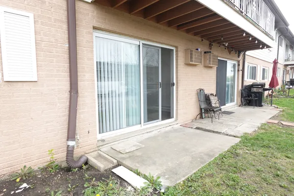$1,895 | 870 East Old Willow Road, Unit 153, Prospect Heights, IL 60070