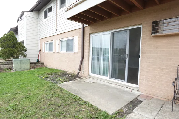 $1,895 | 870 East Old Willow Road, Unit 153, Prospect Heights, IL 60070