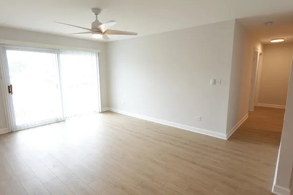 $1,895 | 870 East Old Willow Road, Unit 153, Prospect Heights, IL 60070