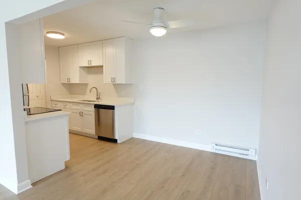 $1,895 | 870 East Old Willow Road, Unit 153, Prospect Heights, IL 60070