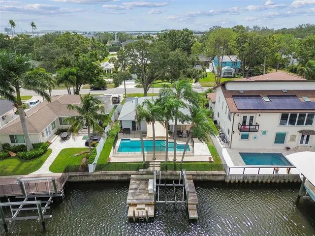 $5,400 | 642 Geneva Place, Tampa, FL 33606