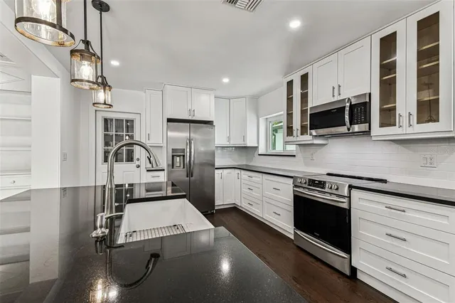 $5,400 | 642 Geneva Place, Tampa, FL 33606