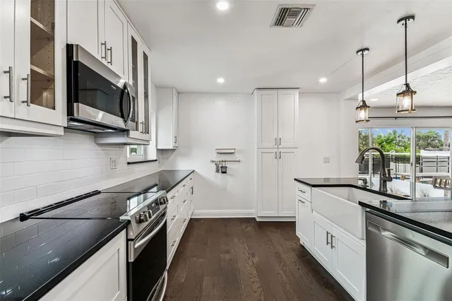 $5,400 | 642 Geneva Place, Tampa, FL 33606