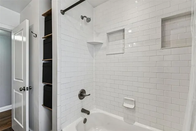 $5,400 | 642 Geneva Place, Tampa, FL 33606