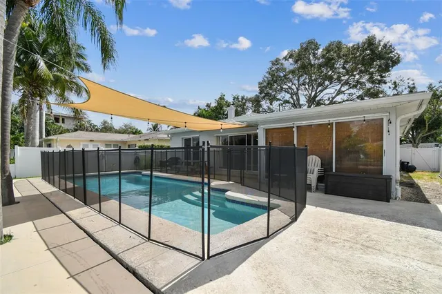 $5,400 | 642 Geneva Place, Tampa, FL 33606