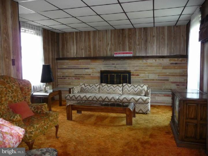 220 New Jersey Avenue Riverside, NJ 08075 - Photo 5 of 19 Family Room