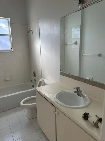 $2,550 | 1056 Northeast 39th Avenue, Homestead, FL 33033