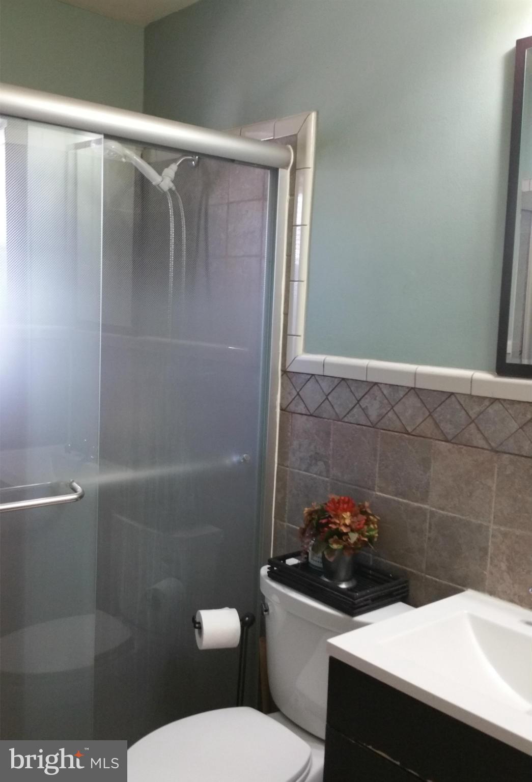 2619 Weisman Road Silver Spring, MD 20902 - Photo 8 of 14 Bath